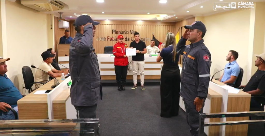 6ª Sessão Ordinária da Câmara de Dona Inês aprova matérias e homenageia jovens bombeiros civis